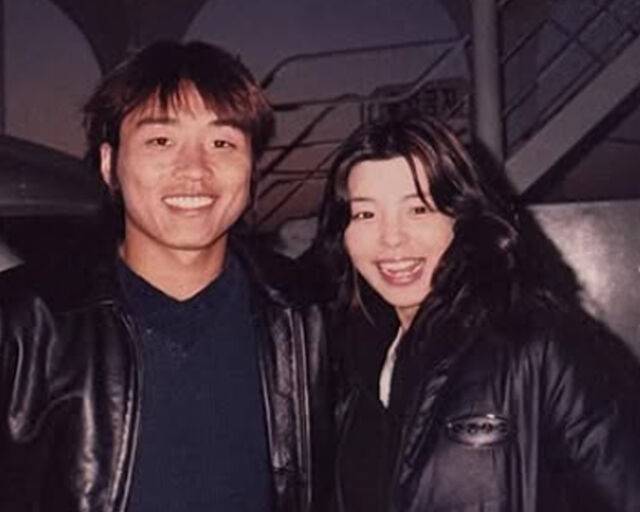 김규리가 이동국과 함께 어깨를 나란히 하고 사진을 찍고 있다. / 김규리 소셜미디어 캡처