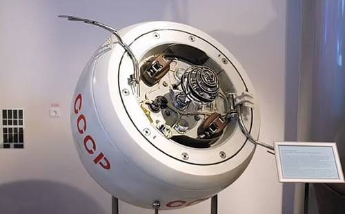 러시아 우주항공 기념 박물관에 전시된 금성 탐사 우주선 ‘코스모스 482’의 복제품. /데일리메일