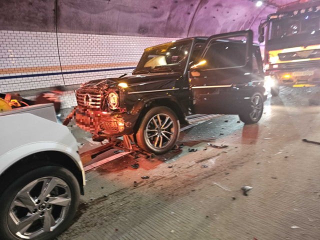 ▲ 7일 오후 3시 18분쯤 홍천군 서울양양고속도로 북방1터널에서 차량 4대 간 추돌사고가 발생했다. 강원소방본부 제공