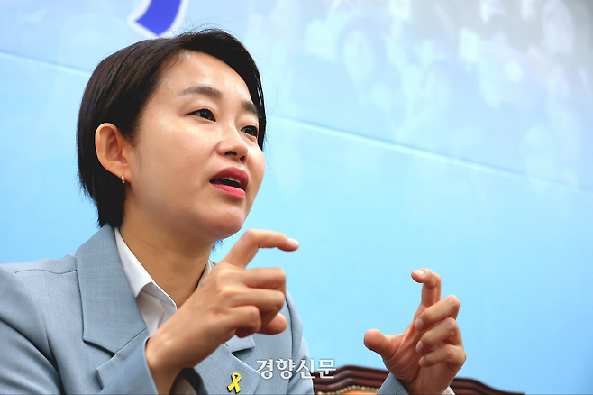 김재연 진보당 대선 후보가 지난달 23일 국회 본관 진보당 회의실에서 경향신문 기자와 인터뷰를 하고 있다. 성동훈 기자