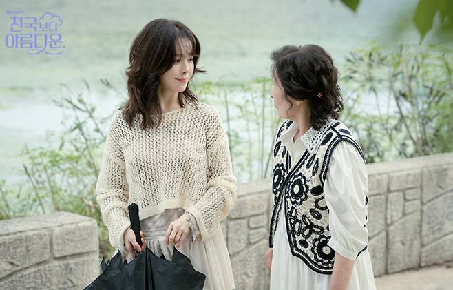 배우 한지민, 김혜자. 사진| JTBC