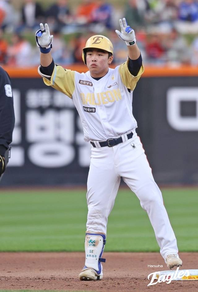 한화 문현빈은 7일 대전 삼성전에서 장타력을 과시 중이다. 사진=한화 제공