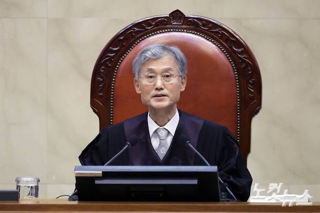 지난 1일 조희대 대법원장이 더불어민주당 이재명 대선 후보의 공직선거법 사건 전원합의체 선고를 위해 서울 서초구 대법원 대법정에서 발언하는 모습. 사진공동취재단