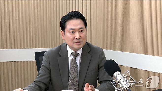 장동혁 국민의힘 의원이 8일 뉴스1TV '팩트앤뷰'에 출연해 질문에 답하고 있다.