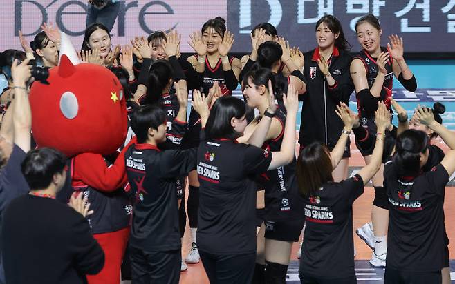 2024~25 V리그 여자프로배구 준우승팀 정관장. 사진=연합뉴스