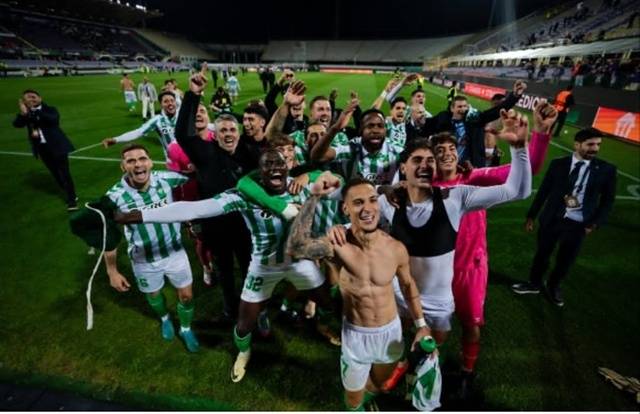 레알 베티스 선수단의 승리 세리머니. /사진=레알 베티스 SNS