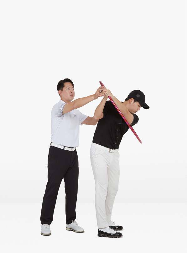 훌라후프를 이용하면 올바른 궤도를 파악하는 데 도움이 된다.