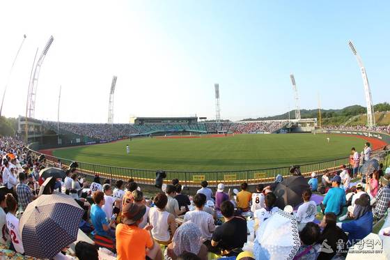 울산 문수야구장. 사진 울산시