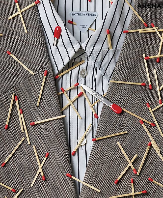재킷·성냥 핀 장식 셔츠 모두 가격미정 보테가 베네타 제품.