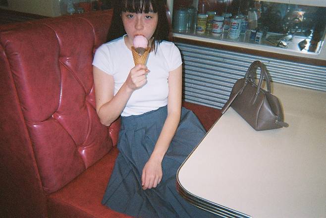 디애퍼처 2025년 여름 컬렉션 화보. 삼성물산