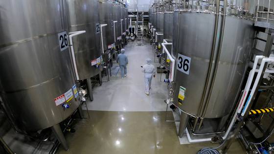 야쿠르트는 생산부터 유통까지 총 25단계를 거치는데 hy 팽택공장 견학을 통해 그 과정을 엿볼 수 있다.