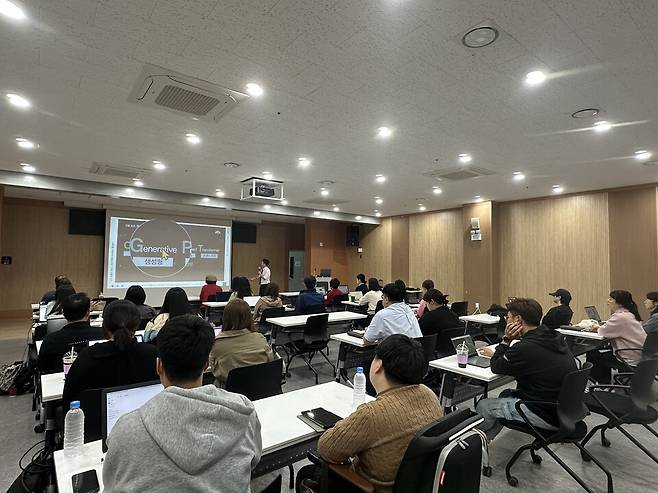 챗GPT 활용 홍보교육 현장 ⓒ고성군