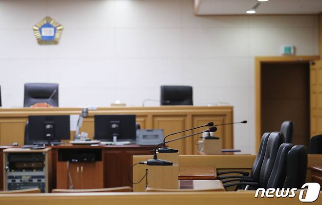제주지방법원 201호 법정 내부. 2020.2.18/뉴스1 ⓒ News1 오현지 기자