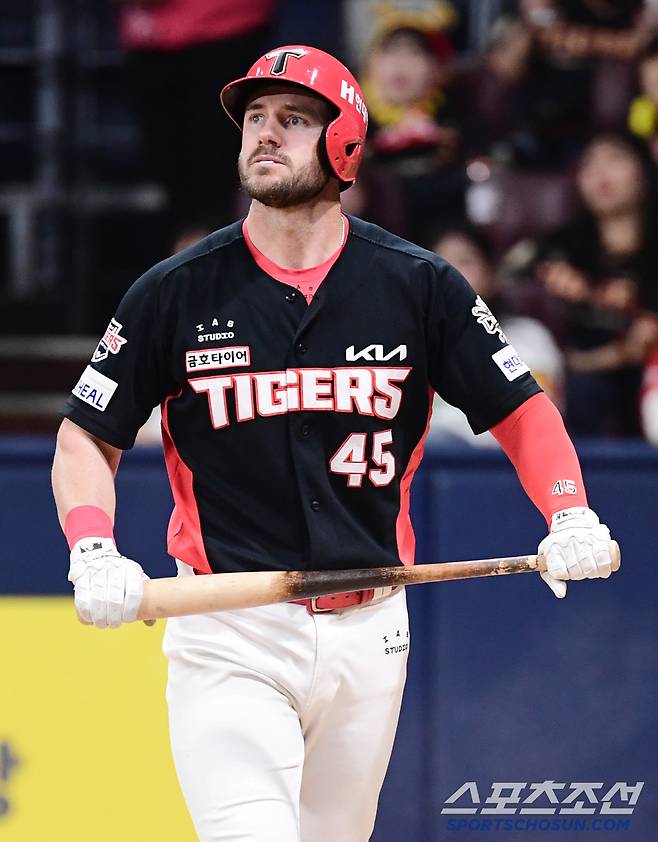 6일 고척돔에서 열린 KBO리그 키움과 KIA의 경기. 7회 무사 1, 3루 삼진 당하고 있는 KIA 위즈덤. 고척=송정헌 기자songs@sportschosun.com/2025.05.06/