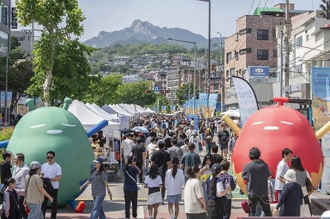 제17회 성북세계음식축제 누리마실이 오는 18일 성북동 일대에서 개최된다. 성북구 제공.