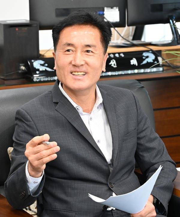 주선태 부산식품의약품안전청장이 ‘식품 안전 주간’에 대해 설명하고 있다. 부산식약청 제공