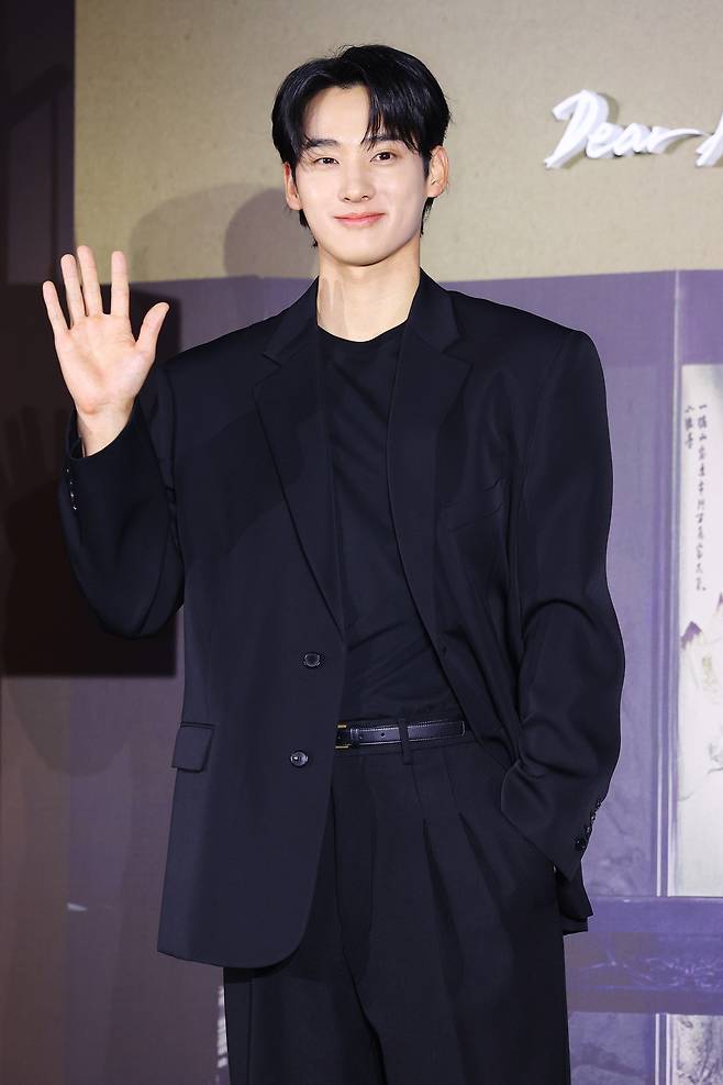 배우 정가람이 13일 서울 구로구 라마다호텔에서 열린 넷플릭스 시리즈 ‘탄금’ 제작발표회에서 포즈를 취하고 있다. 연합뉴스