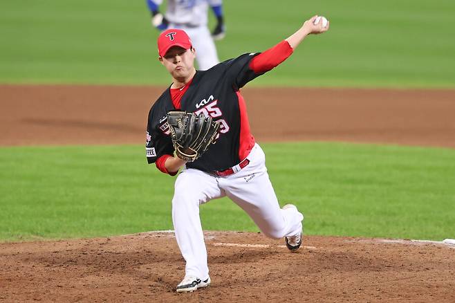 ▲ 부진 끝에 결국 2군으로 내려가 조정 기간을 가지는 최지민 ⓒKIA타이거즈