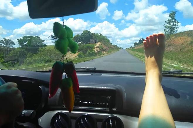 대시보드에 발을 올려놓는 것도 단속 대상