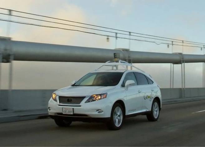 2009년 구글 X 프로젝트에 참여한 렉서스 RX 450h 차량 사진 출처 : 웨이모 홈페이지