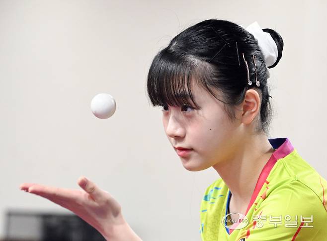 14일 화성종합경기타운 화성도시공사 훈련장에서 허예림(화성도시공사 유스팀)이 포즈를 취하고 있다. 임채운기자