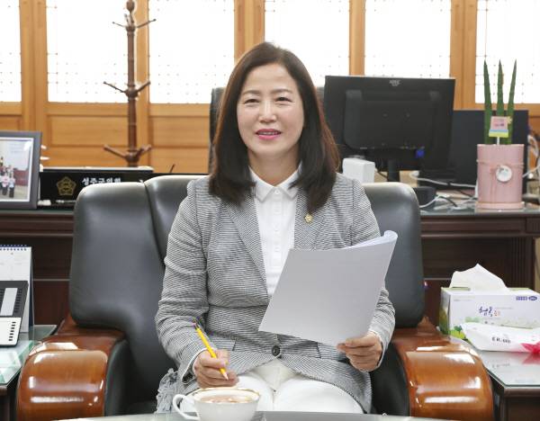 이화숙 성주군의회 부의장.