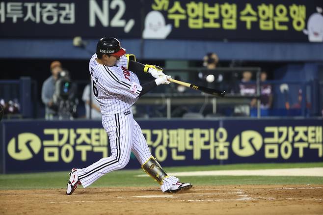 LG 김민수가 13일 서울 잠실구장에서 열린 2025 KBO리그 정규시즌 키움전에서 방망이를 휘두르고 있다. 사진 | LG 트윈스