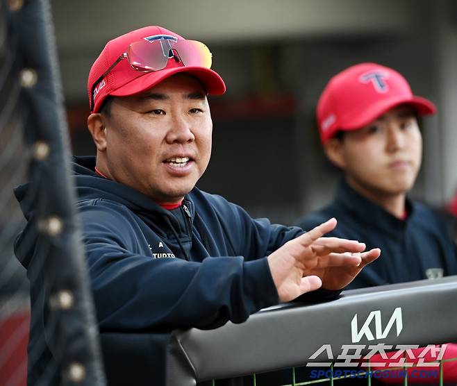 13일 광주KIA챔피언스필드에서 열린 롯데와 KIA의 경기, KIA 이범호 감독이 경기를 준비하고 있다. 광주=허상욱 기자wook@sportschosun.com/2025.05.13/