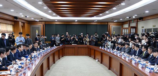 이재명 더불어민주당 대선 후보는 지난달 금융투자협회에서 자본시장 활성화를 위한 정책간담회를 가졌다./뉴스1