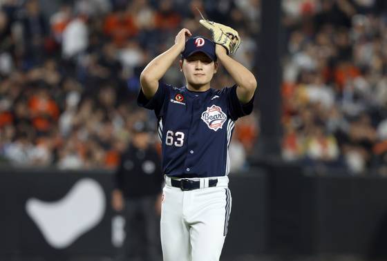 13일 대전 한화전에서 동점 홈런을 맞은 뒤 아쉬워하는 김택연. 사진 두산 베어스