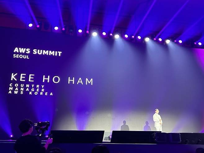 함기호 AWS 코리아 대표가 서울 강남구 코엑스에서 열린 'AWS서밋 서울'애서 기조연설하고 있다.(사진=송혜리 기자)" *재판매 및 DB 금지
