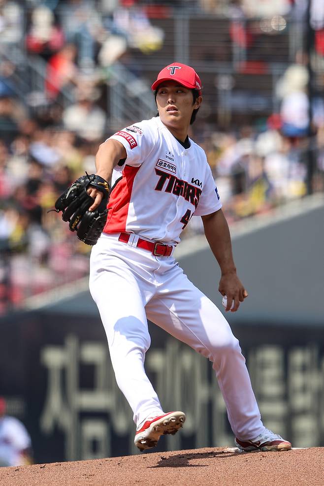 KIA 이의리가 광주-기아 챔피언스 필드에서 열린 2024 KBO리그 LG전에 선발 등판해 역투하고 있다. 사진 | KIA 타이거즈