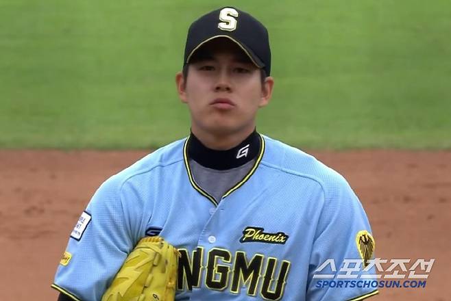 상무 강효종이 투구를 하고 있다. KBO 유튜브 중계 화면 캡쳐