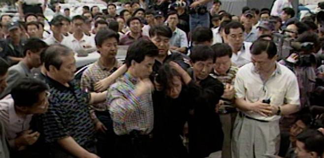 ‘꼬리에 꼬리를 무는 그날 이야기’(꼬꼬무)