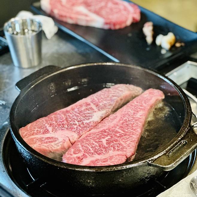 IMG_4003.jpeg 마장동을 떠나 이제 신사동에서 한우로 배채우기