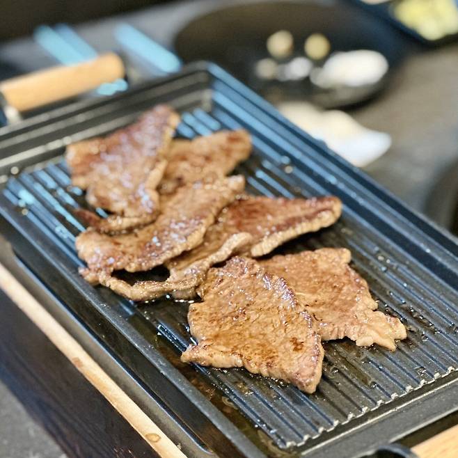 IMG_4014.jpeg 마장동을 떠나 이제 신사동에서 한우로 배채우기