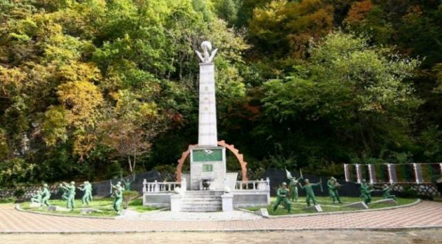 ▲ 태백중학교 학도병 충혼탑 모습.