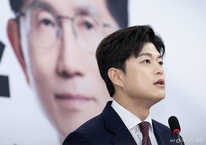 (서울=뉴스1) 이재명 기자 = 김용태 국민의힘 신임 비상대책위원장이 15일 오후 서울 여의도 국회에서 열린 기자간담회에서 발언을 하고 있다. 2025.5.15/뉴스1 Copyright (C) 뉴스1. All rights reserved. 무단 전재 및 재배포, AI학습 이용 금지. /사진=(서울=뉴스1) 이재명 기자