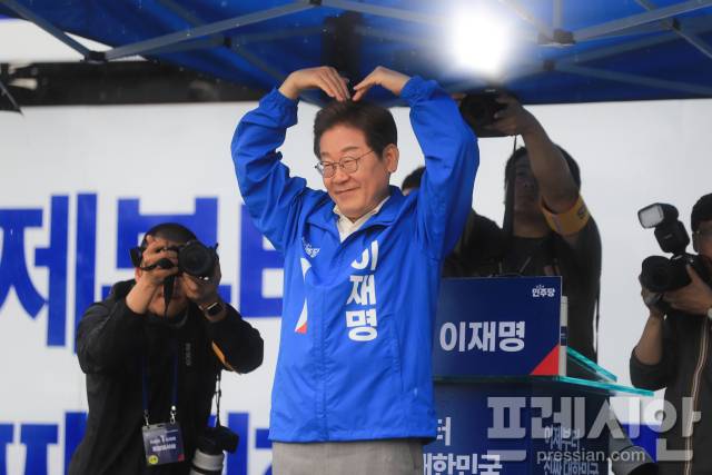 ▲여수 이순신광장에서 유세하는 이재명 후보ⓒ독자