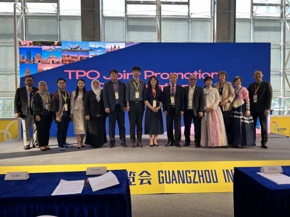 중국 광저우에서 열리는 ‘2025 광저우 국제관광전’에 참가한 포항시 대표단. 포항시 제공