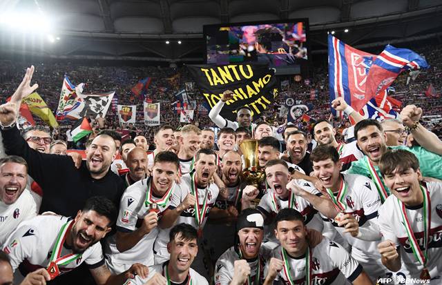 볼로냐의 우승 세리머니. /AFPBBNews=뉴스1