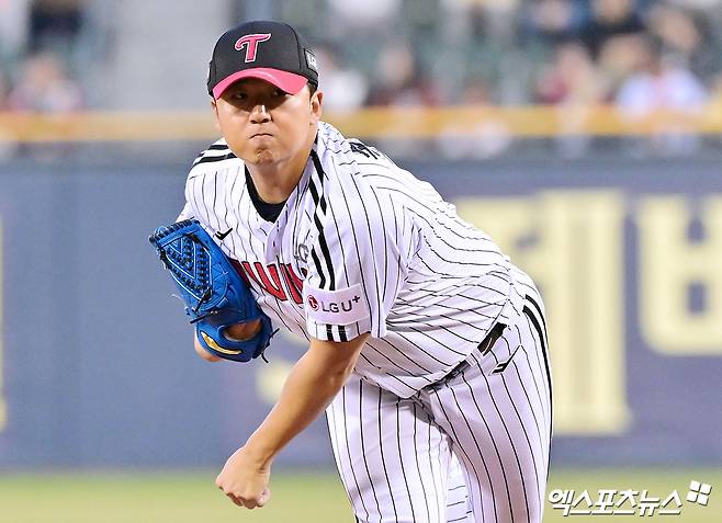 LG 투수 송승기는 14일 잠실구장에서 열린 '2025 신한 SOL Bank KBO 리그' 키움과 주중 3연전 두 번째 경기에서 선발 등판했다. 6이닝 무실점으로 호투해 팀 승리에 보탬이 됐다. 엑스포츠뉴스 DB