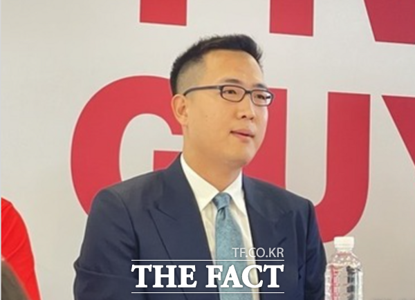 한화호텔앤드리조트가 지난 15일 아워홈 지분 58.62% 인수를 위한 거래 대금 지급을 완료하고 계약을 최종 마무리했다. 사진은 김동선 한화 미래비전총괄 부사장. /더팩트 DB