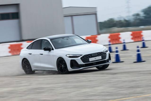 짐카나 주행하는 더 뉴 아우디 A5 (사진=아우디코리아)