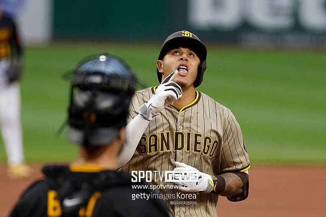 ▲ 세리머니하는 매니 마차도.