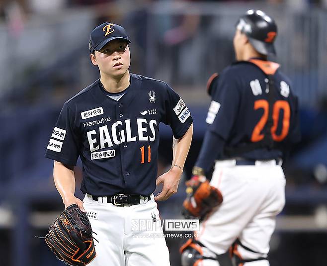 ▲ 엄상백은 올 시즌 8경기에서 평균자책점이 6점대로 치솟는 등 좀처럼 결과를 내지 못한 끝에 2군으로 내려갔다. ⓒ곽혜미 기자