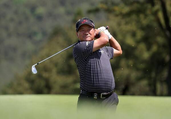 SK텔레콤 오픈에서 맹타를 휘두르는 최경주. 연합뉴스