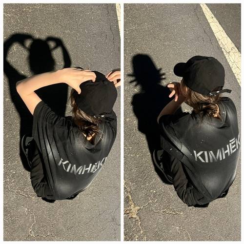 가수 겸 배우 아이유가 ‘고양이 그림자 포즈 챌린지’에 탑승하며 특유의 귀여움과 유머 감각을 동시에 선보였다. 사진=베리즈