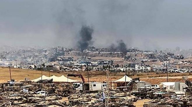 가자지구와 국경을 맞댄 이스라엘 남부에 주둔한 이스라엘군 탱크 부대. 연합뉴스