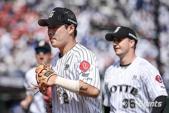 롯데 자이언츠 내야수 고승민이 18일 부산 사직야구장에서 열린 2025 신한 SOL Bank KBO리그 삼성 라이온즈와의 팀 간 6차전에 2번타자 겸 2루수로 선발출전, 4타수 3안타 2타점 1도루 1득점을 기록하고 팀 승리를 이끌었다. 사진 롯데 자이언츠